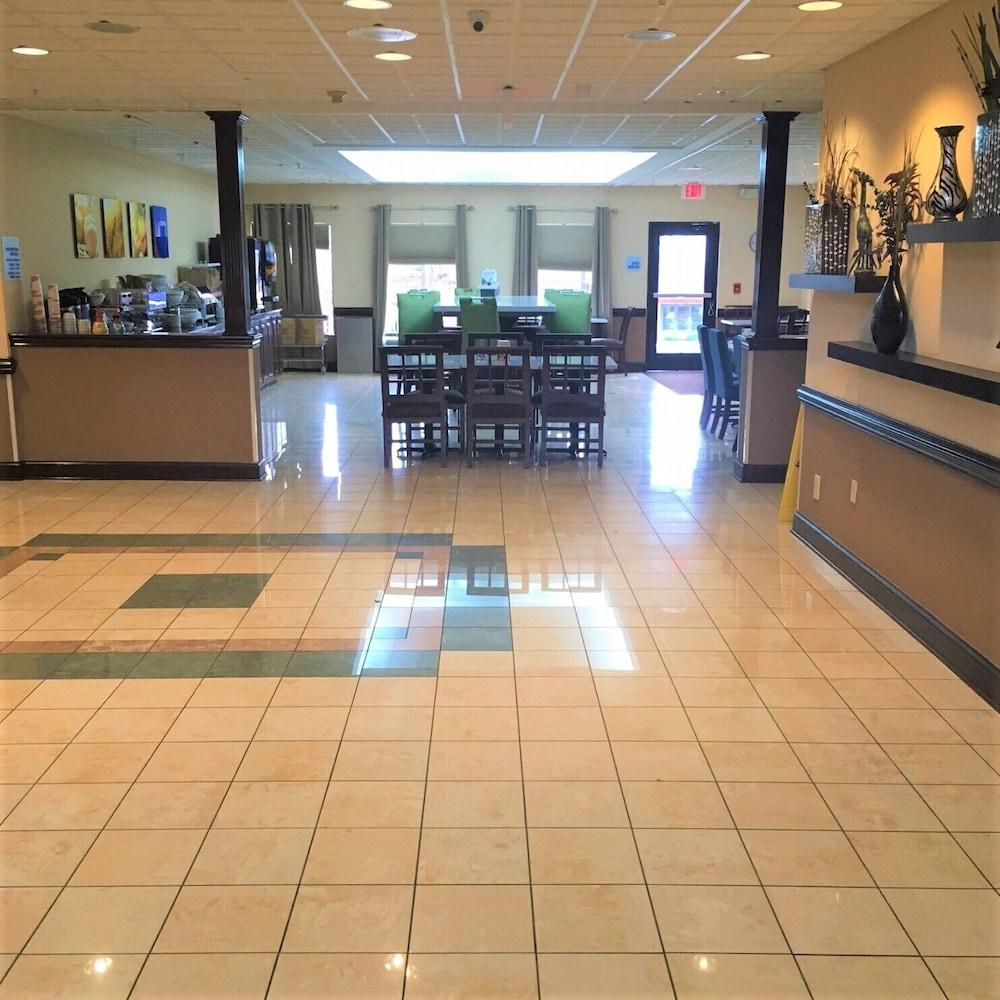 Comfort Inn & Suites Asheboro East Экстерьер фото