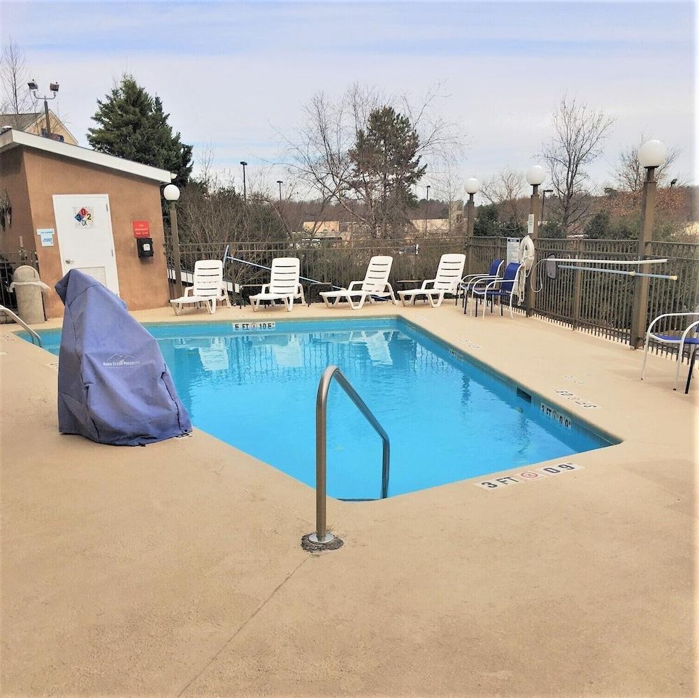 Comfort Inn & Suites Asheboro East Экстерьер фото